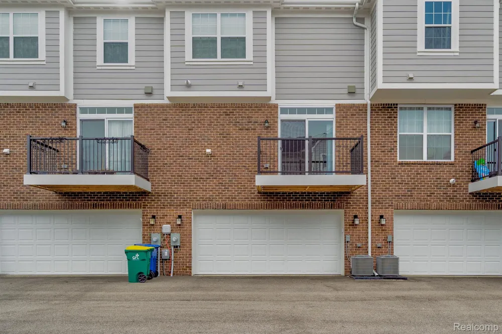 49791 LANTERN WAY Canton Charter Township, MI 48188