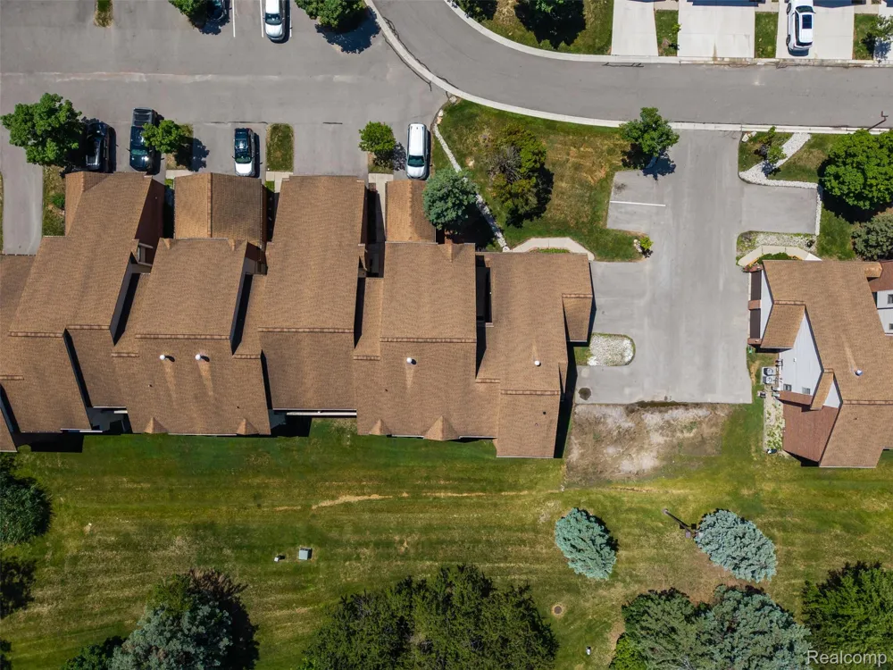 6680 Ridgefield Circle West Bloomfield Charter Township, MI 48322