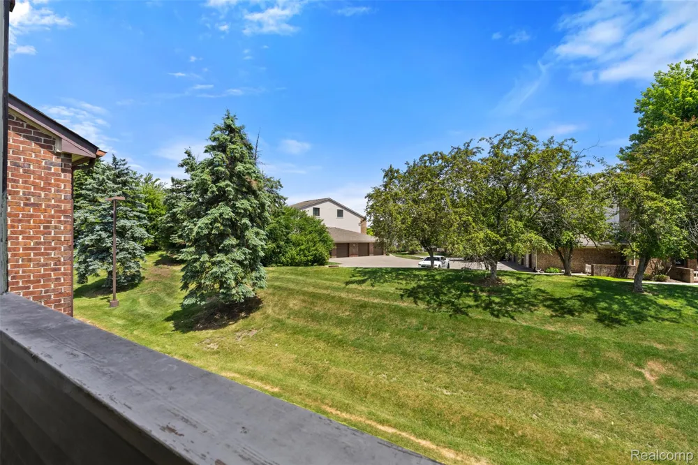 6680 Ridgefield Circle West Bloomfield Charter Township, MI 48322