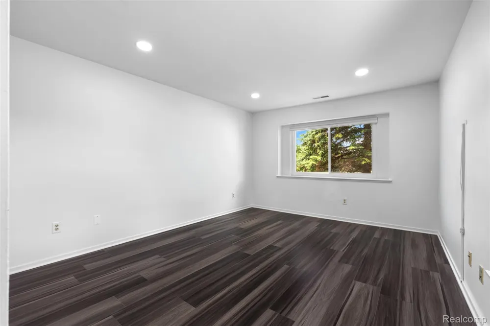 6680 Ridgefield Circle West Bloomfield Charter Township, MI 48322