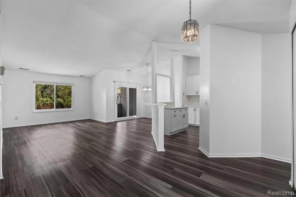 6680 Ridgefield Circle West Bloomfield Charter Township, MI 48322