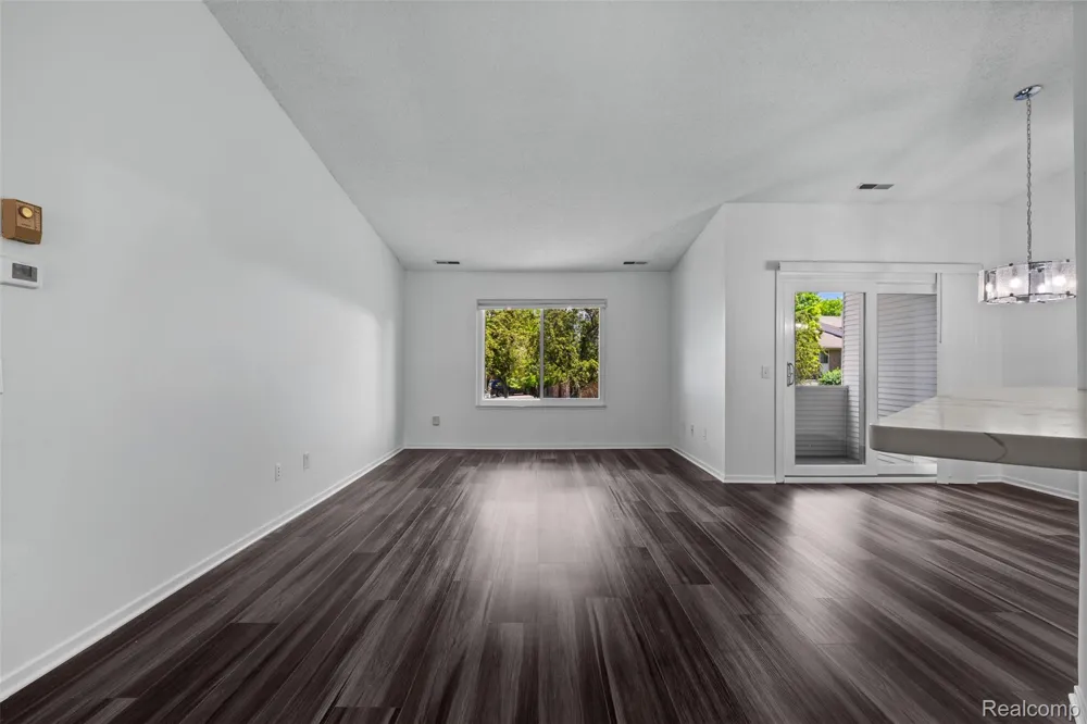 6680 Ridgefield Circle West Bloomfield Charter Township, MI 48322