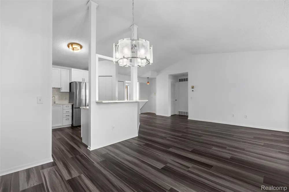 6680 Ridgefield Circle West Bloomfield Charter Township, MI 48322