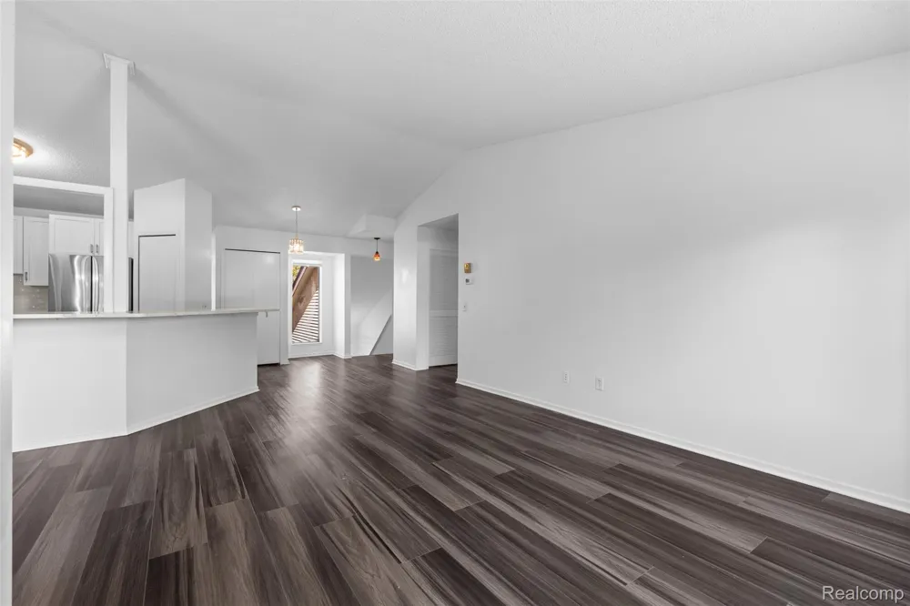 6680 Ridgefield Circle West Bloomfield Charter Township, MI 48322