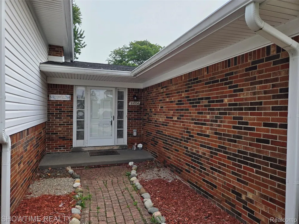 35706 Duke Drive Sterling Heights City, MI 48310