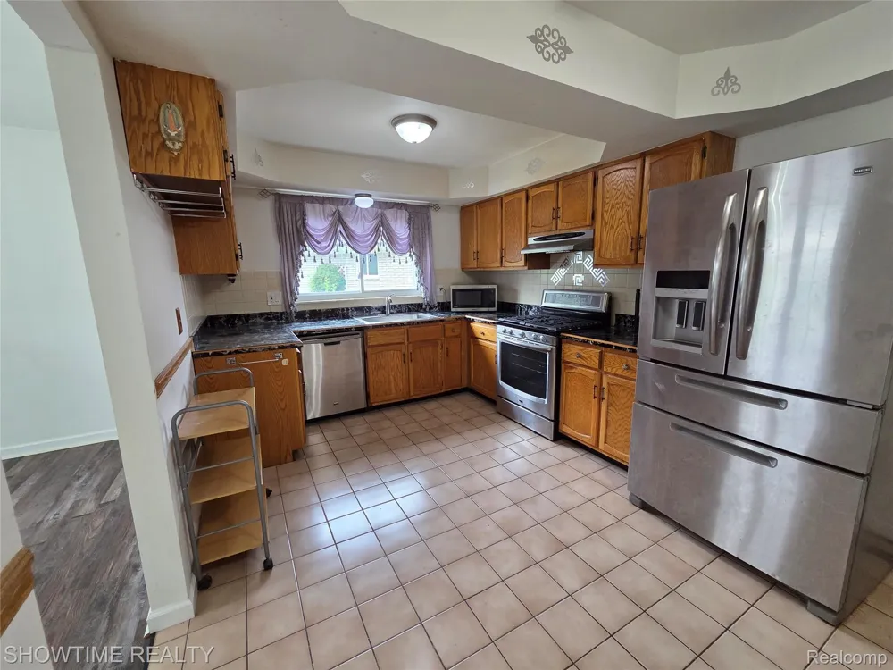35706 Duke Drive Sterling Heights City, MI 48310