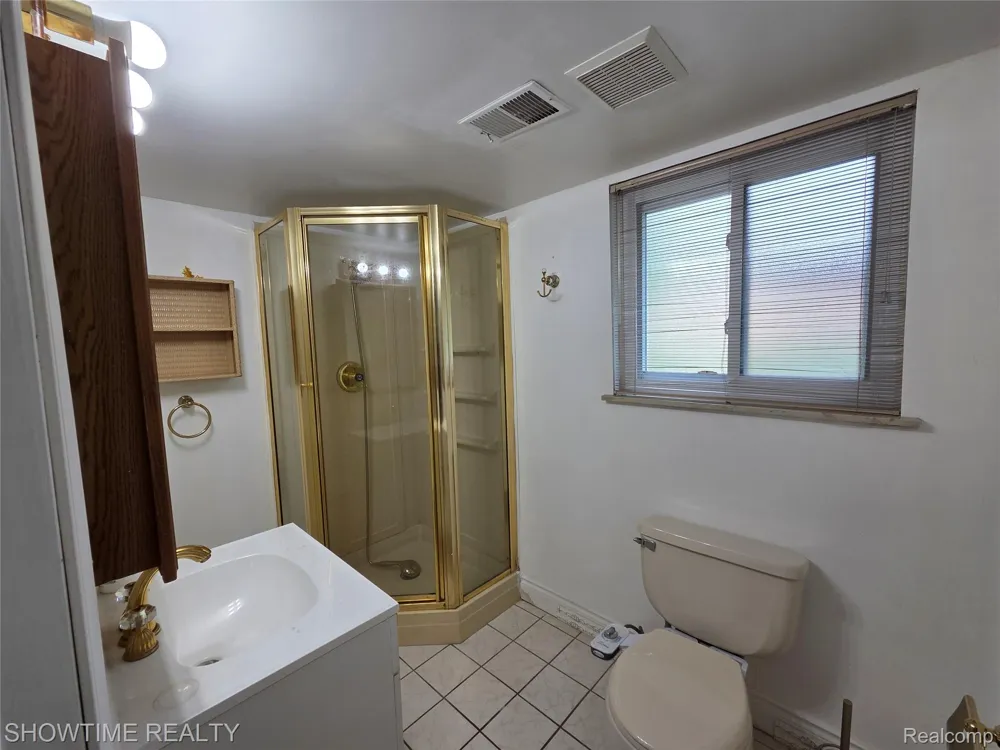 35706 Duke Drive Sterling Heights City, MI 48310