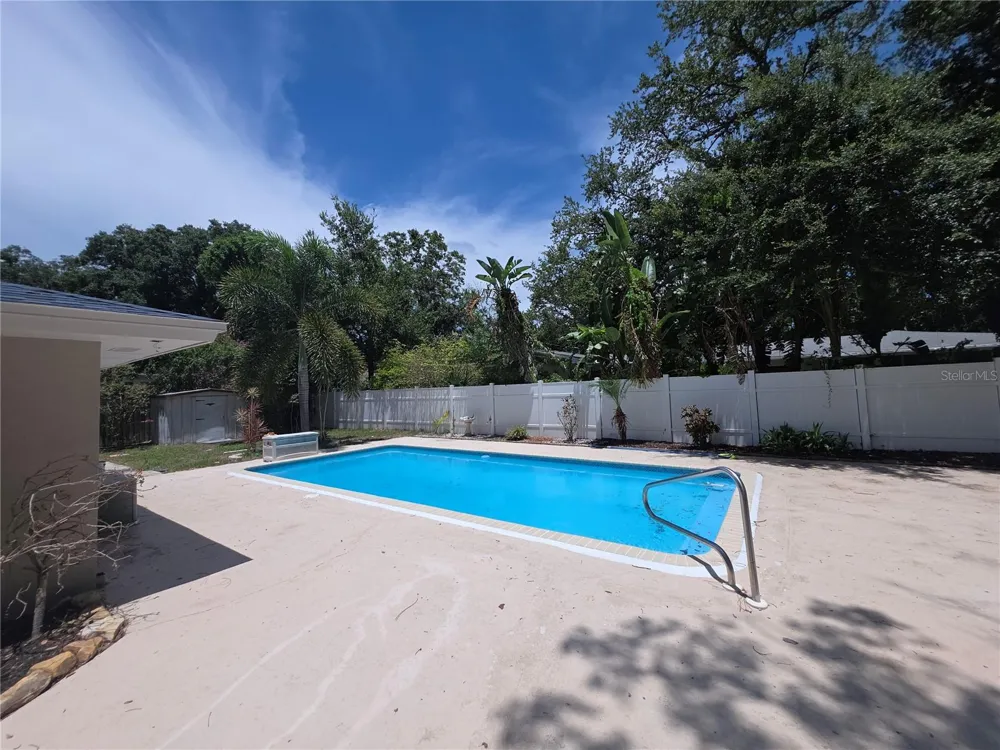 63 OAKWOOD DRIVE Dunedin, FL 34698