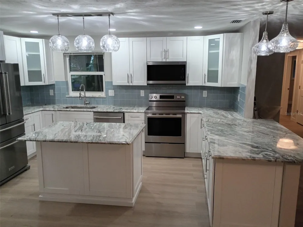 63 OAKWOOD DRIVE Dunedin, FL 34698