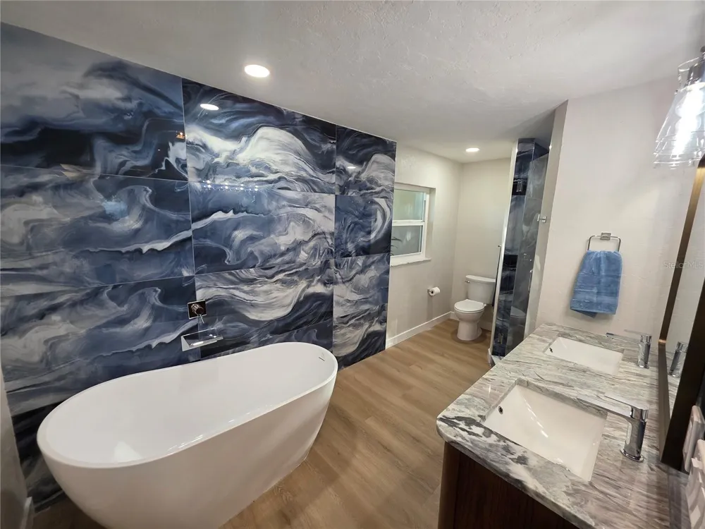 63 OAKWOOD DRIVE Dunedin, FL 34698