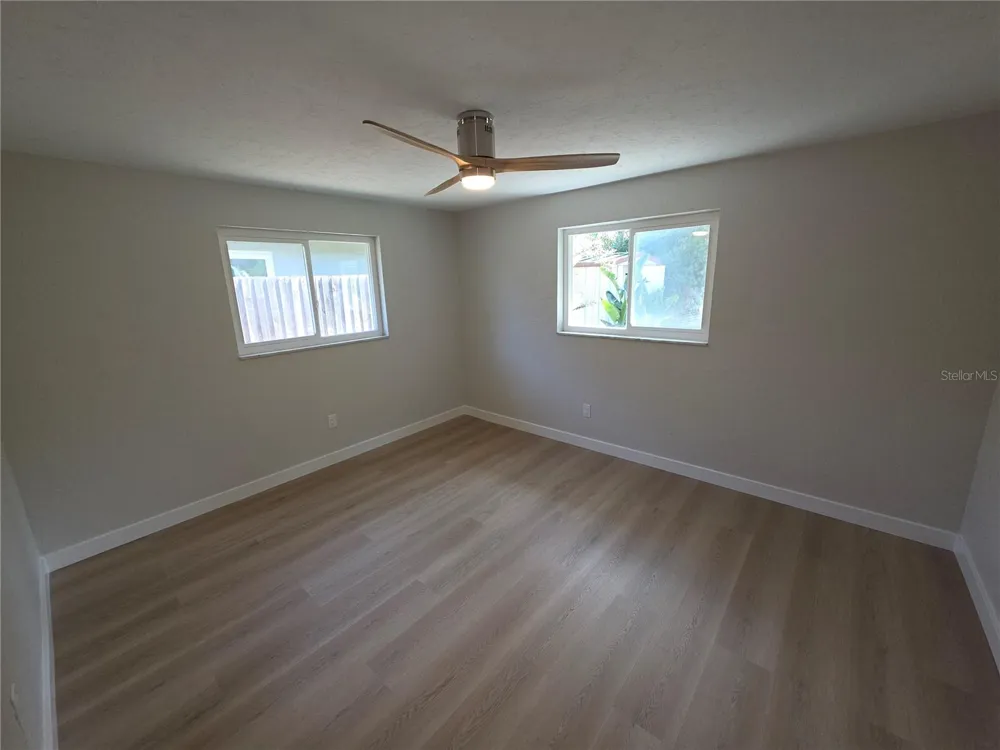 63 OAKWOOD DRIVE Dunedin, FL 34698