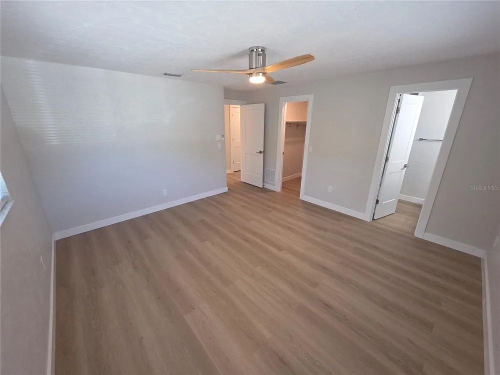 63 OAKWOOD DRIVE Dunedin, FL 34698