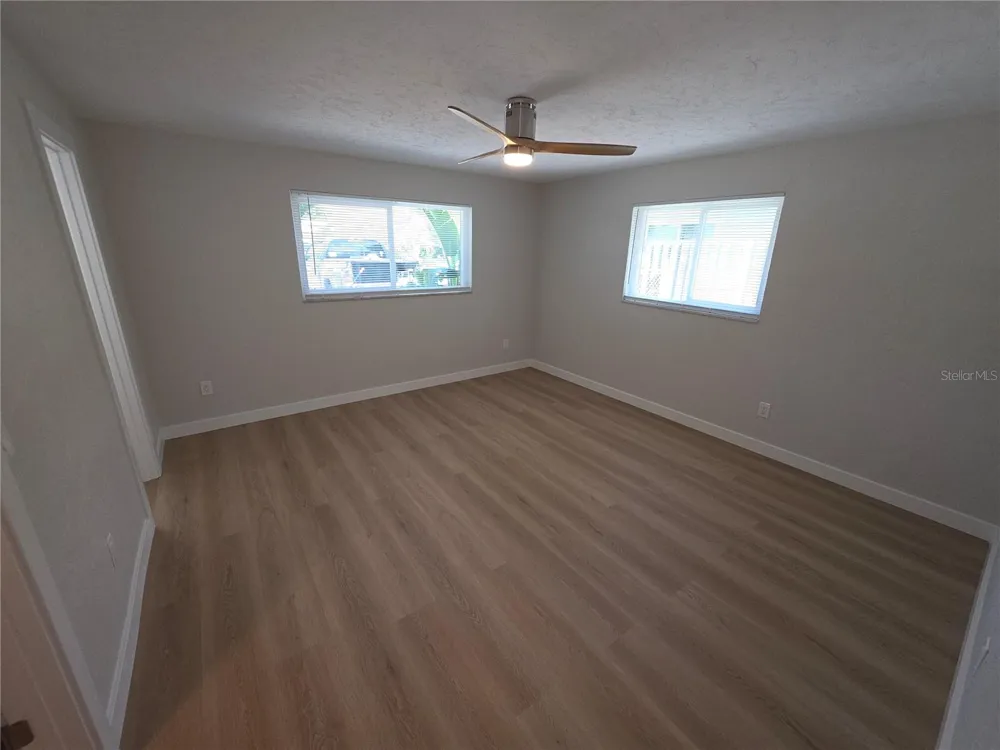 63 OAKWOOD DRIVE Dunedin, FL 34698