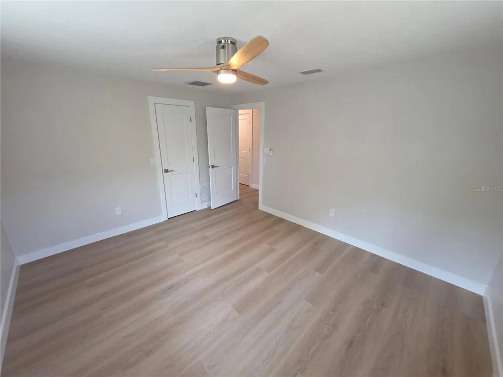 63 OAKWOOD DRIVE Dunedin, FL 34698