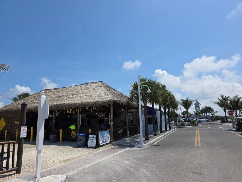 63 OAKWOOD DRIVE Dunedin, FL 34698