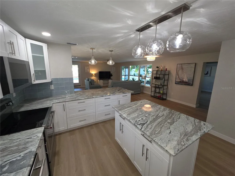 63 OAKWOOD DRIVE Dunedin, FL 34698