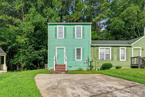 2041 Charter Manor