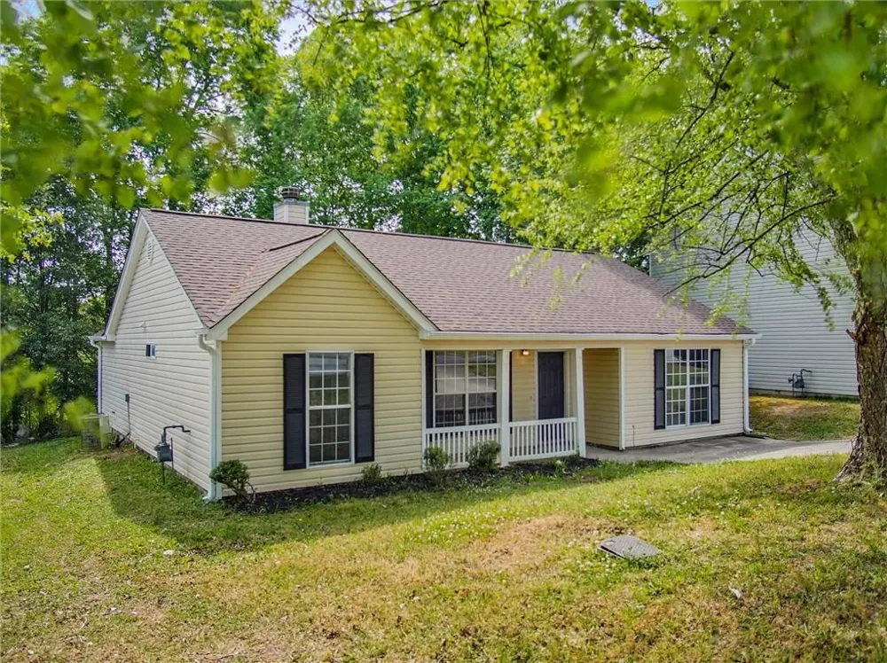 5603 Eagles Feather Lane Riverdale, GA 30274