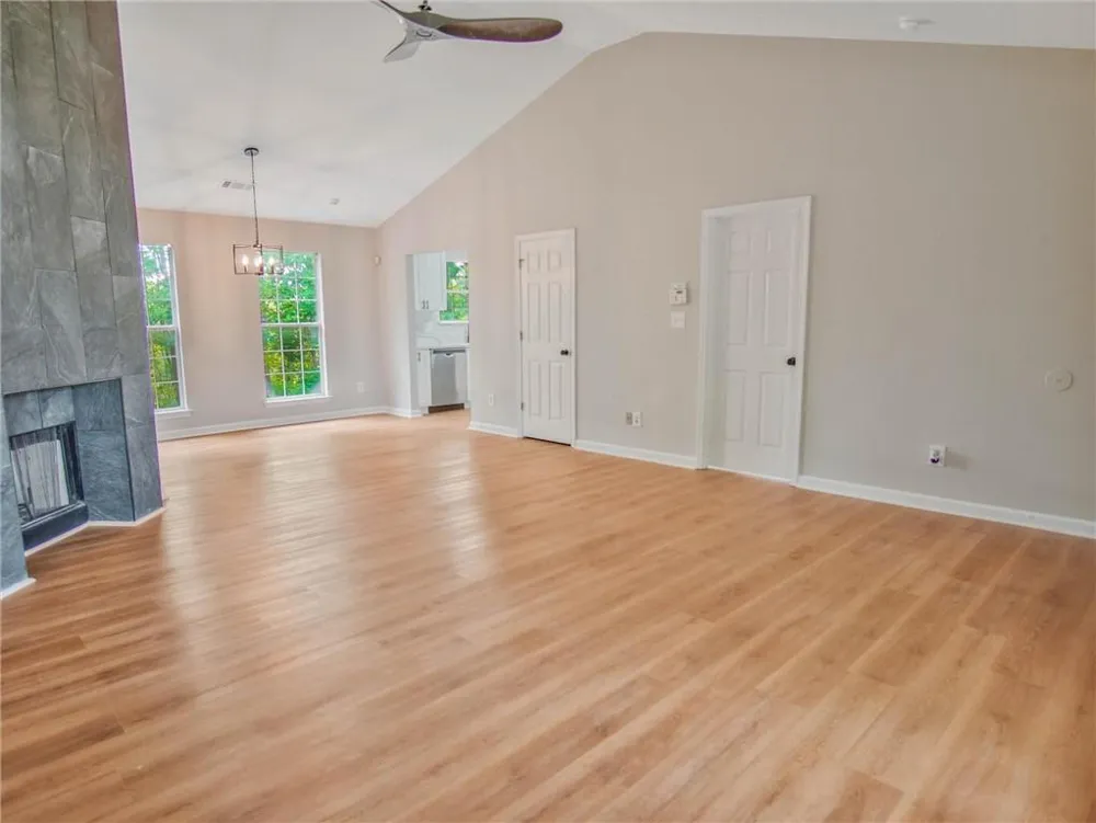 5603 Eagles Feather Lane Riverdale, GA 30274