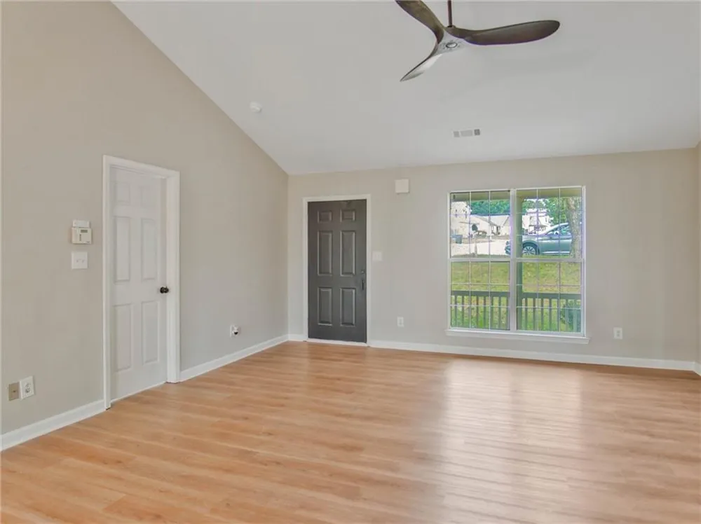 5603 Eagles Feather Lane Riverdale, GA 30274