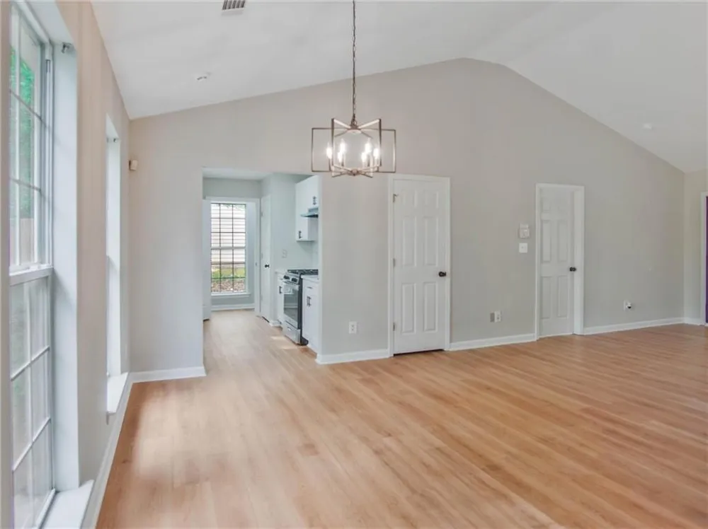 5603 Eagles Feather Lane Riverdale, GA 30274