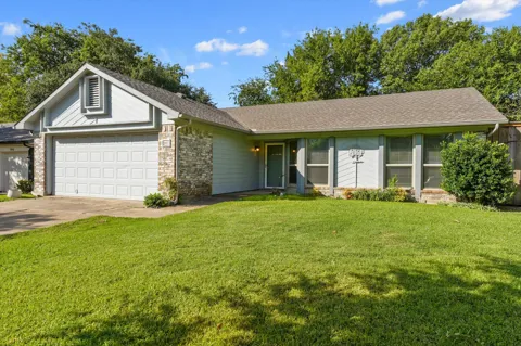 207 Mapleridge Drive