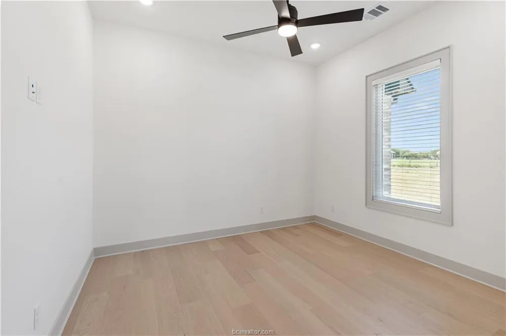 10254 Winnie Court Bryan, TX 77808