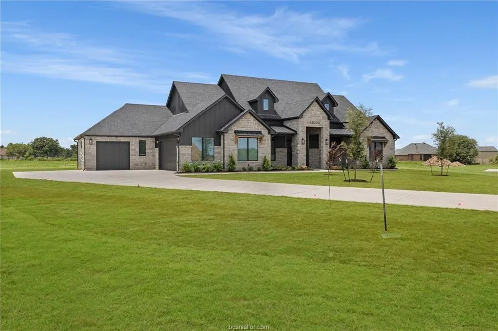 10254 Winnie Court Bryan, TX 77808