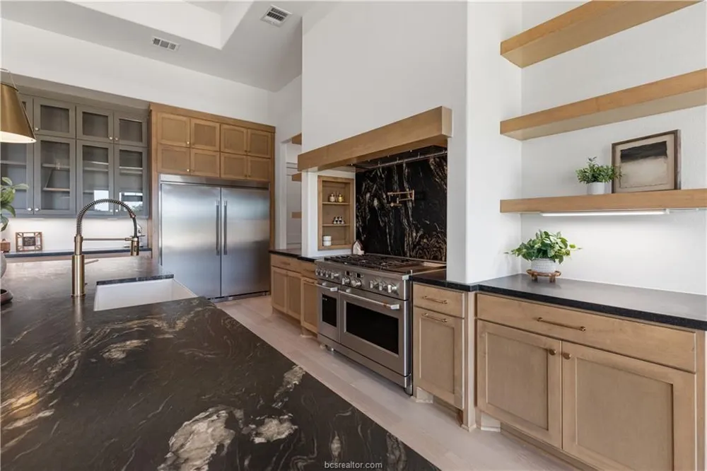 10254 Winnie Court Bryan, TX 77808