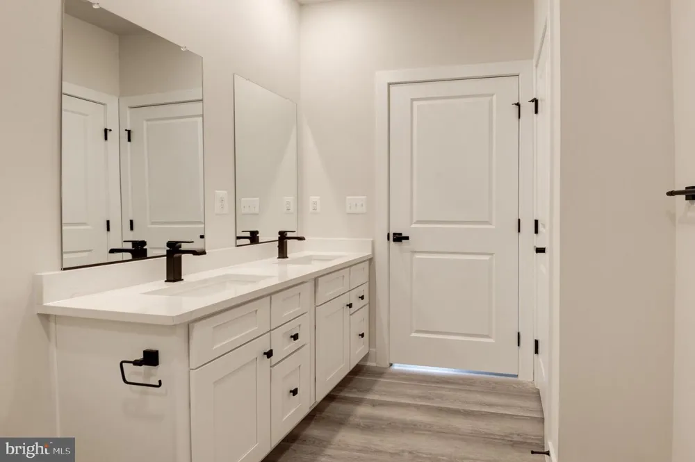 12875 MOSAIC PARK WAY #4-B Herndon, VA 20171