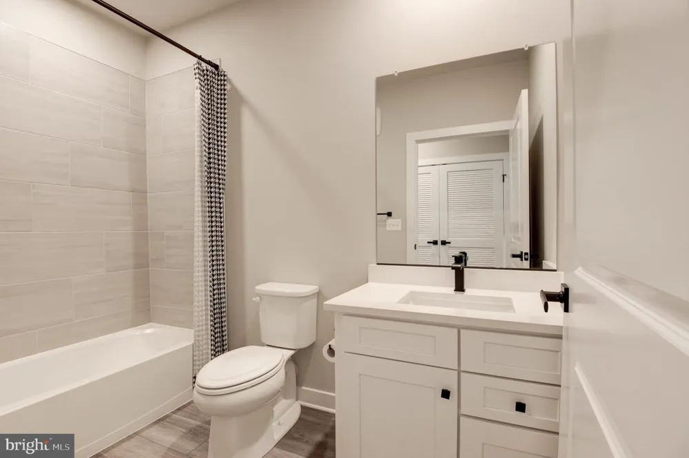 12875 MOSAIC PARK WAY #4-B Herndon, VA 20171