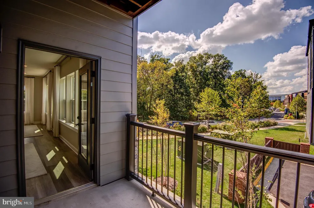 12875 MOSAIC PARK WAY #4-B Herndon, VA 20171