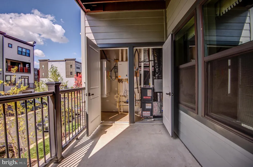 12875 MOSAIC PARK WAY #4-B Herndon, VA 20171