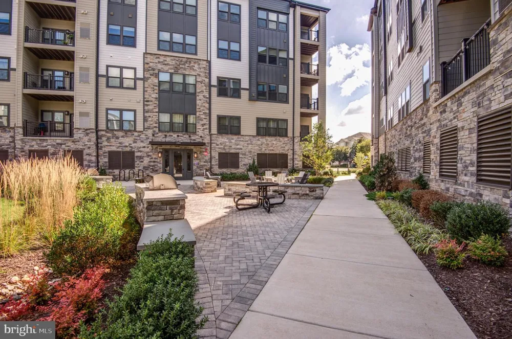 12875 MOSAIC PARK WAY #4-B Herndon, VA 20171