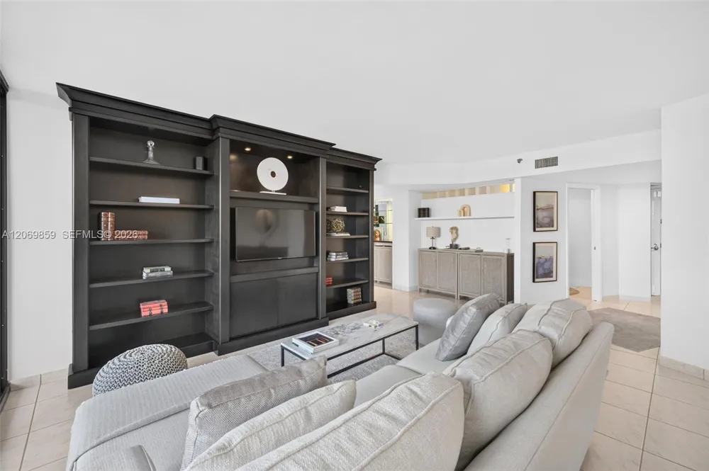 1000 Island Blvd #405 Aventura, FL 33160