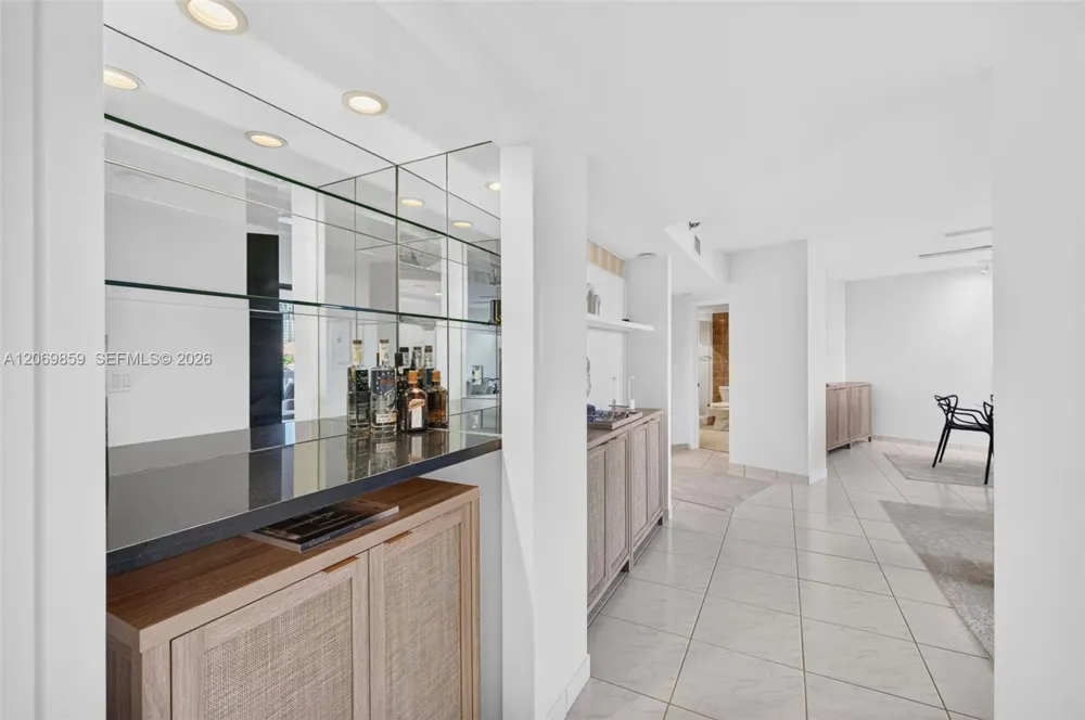 1000 Island Blvd #405 Aventura, FL 33160