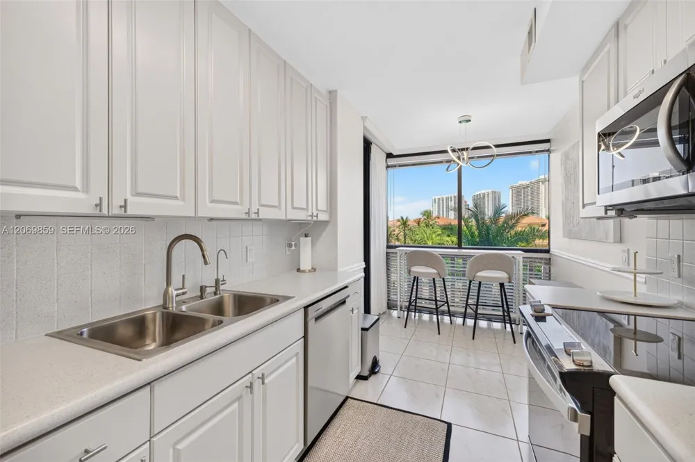 1000 Island Blvd #405 Aventura, FL 33160