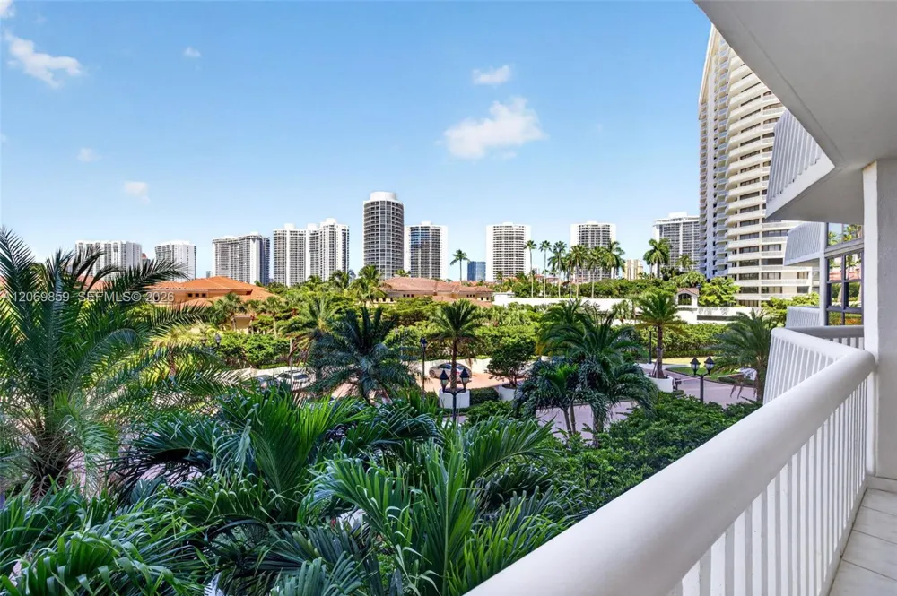 1000 Island Blvd #405 Aventura, FL 33160