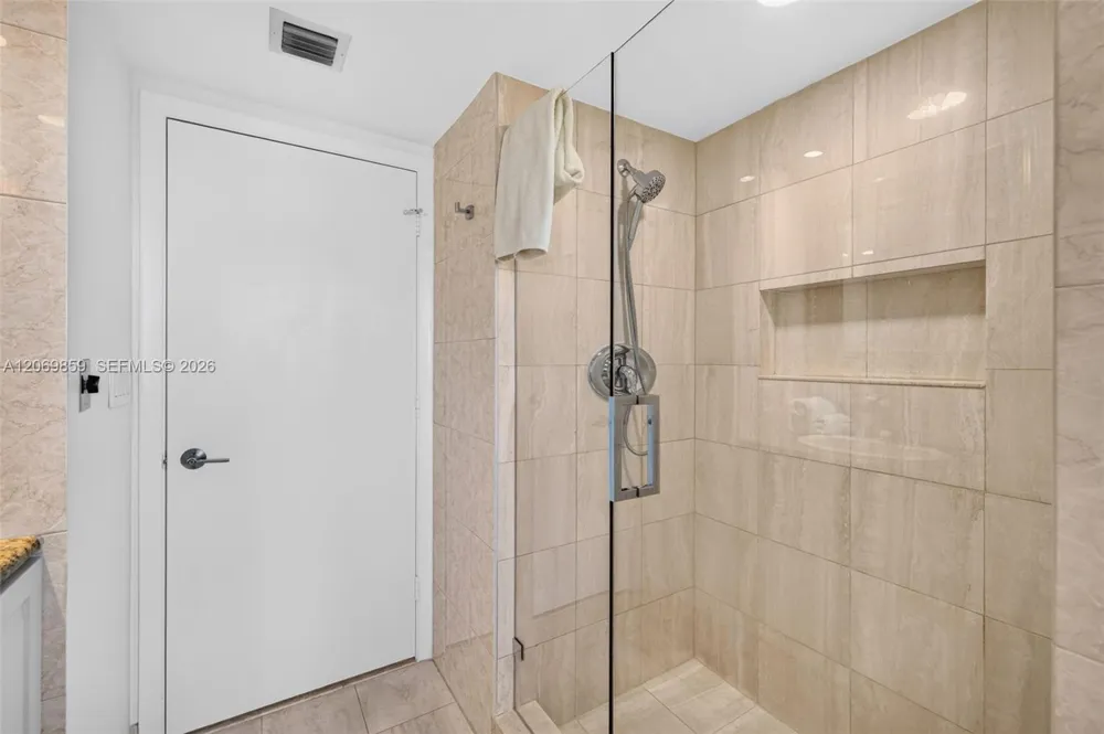 1000 Island Blvd #405 Aventura, FL 33160
