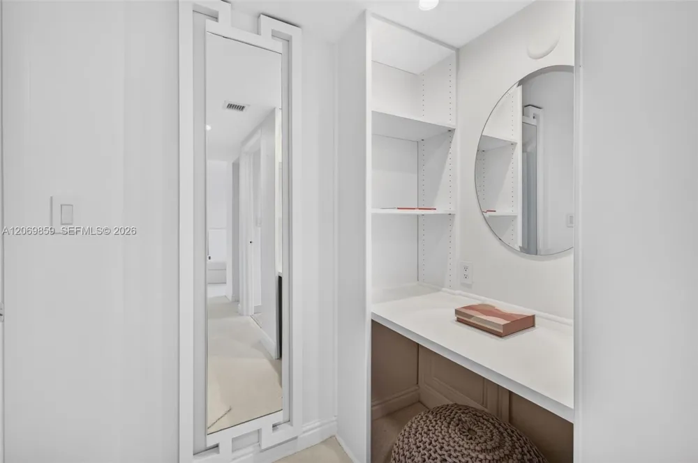 1000 Island Blvd #405 Aventura, FL 33160