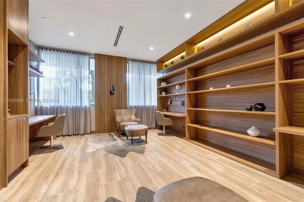 1000 Island Blvd #405 Aventura, FL 33160