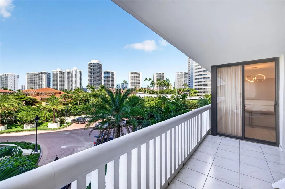 1000 Island Blvd #405 Aventura, FL 33160