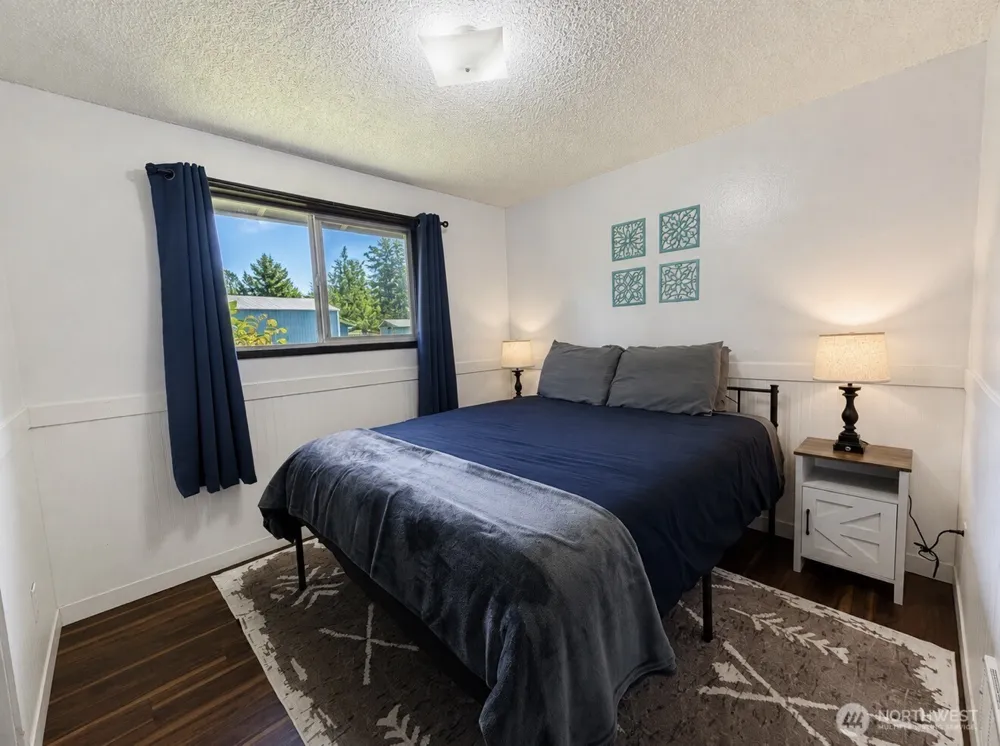 930 Robin Hood Loop Forks, WA 98331