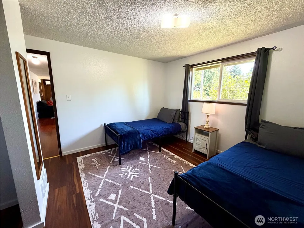 930 Robin Hood Loop Forks, WA 98331