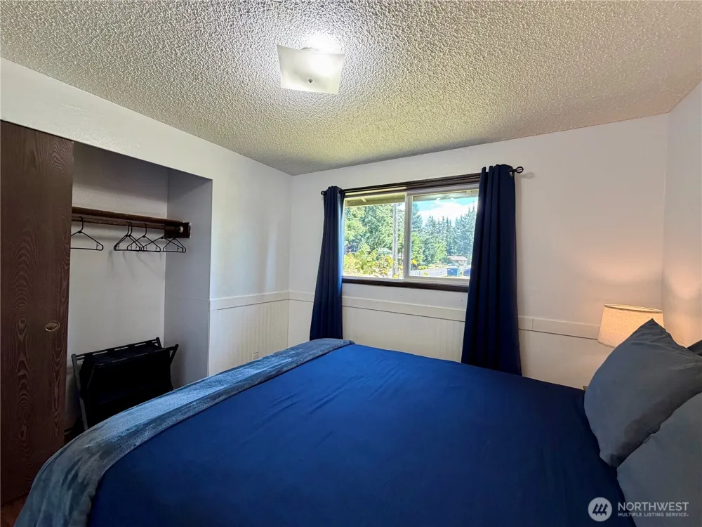930 Robin Hood Loop Forks, WA 98331