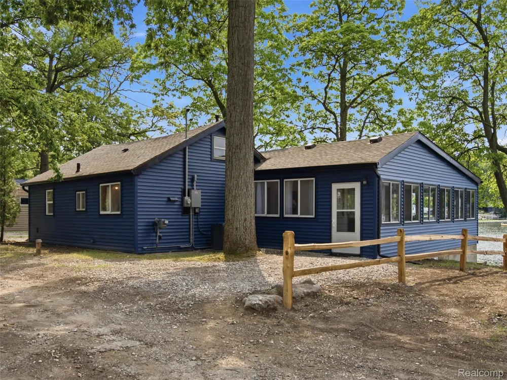 7389 Selma Drive Argentine Township, MI 48430