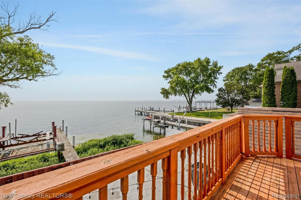 34338 Jefferson Avenue Harrison Charter Township, MI 48045