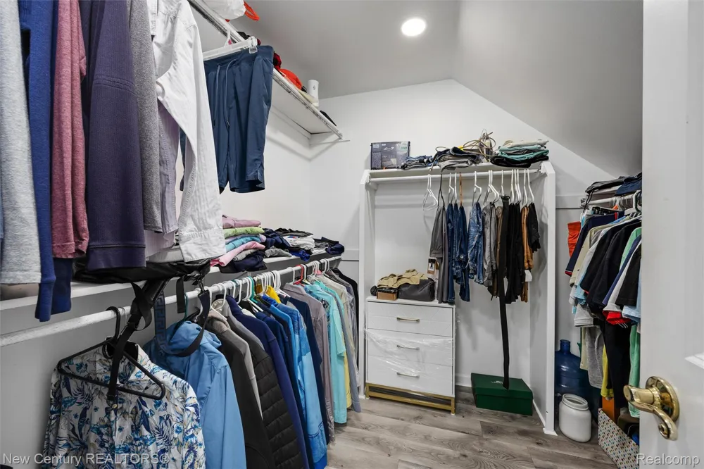 34338 Jefferson Avenue Harrison Charter Township, MI 48045