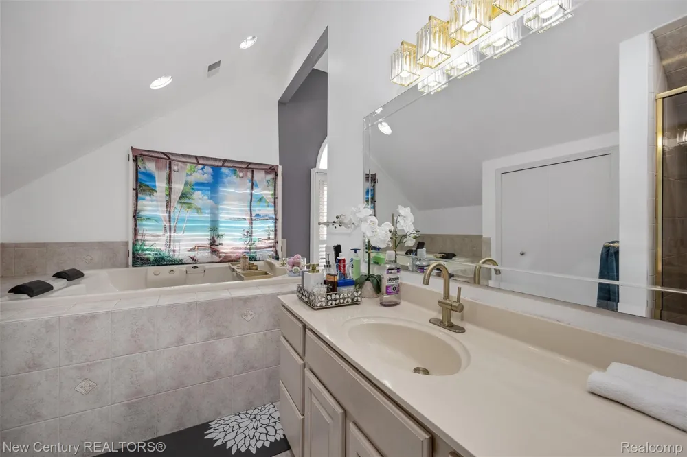 34338 Jefferson Avenue Harrison Charter Township, MI 48045
