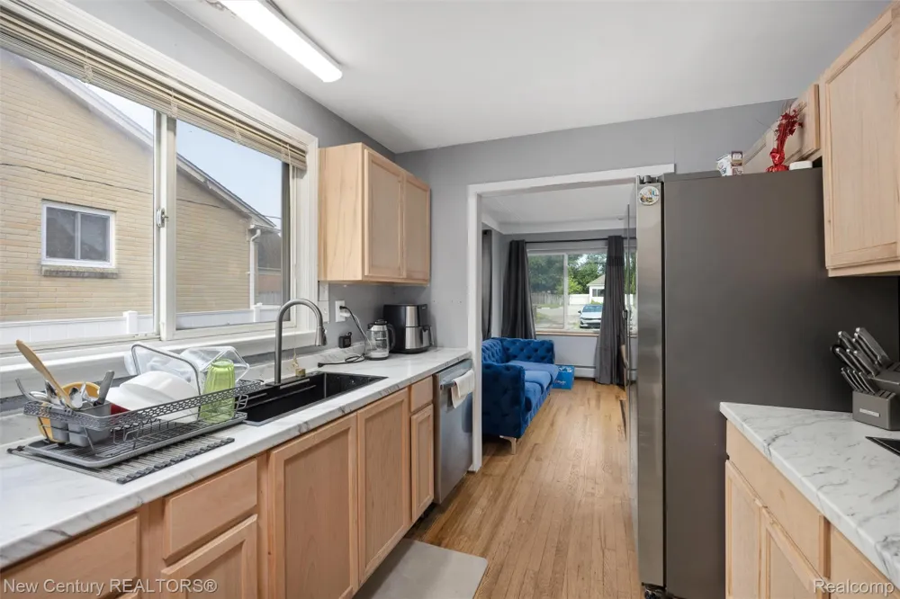 34338 Jefferson Avenue Harrison Charter Township, MI 48045